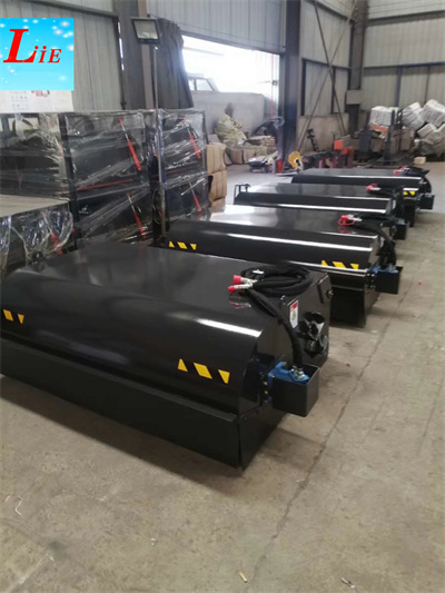 China skid steer bucket sweeper