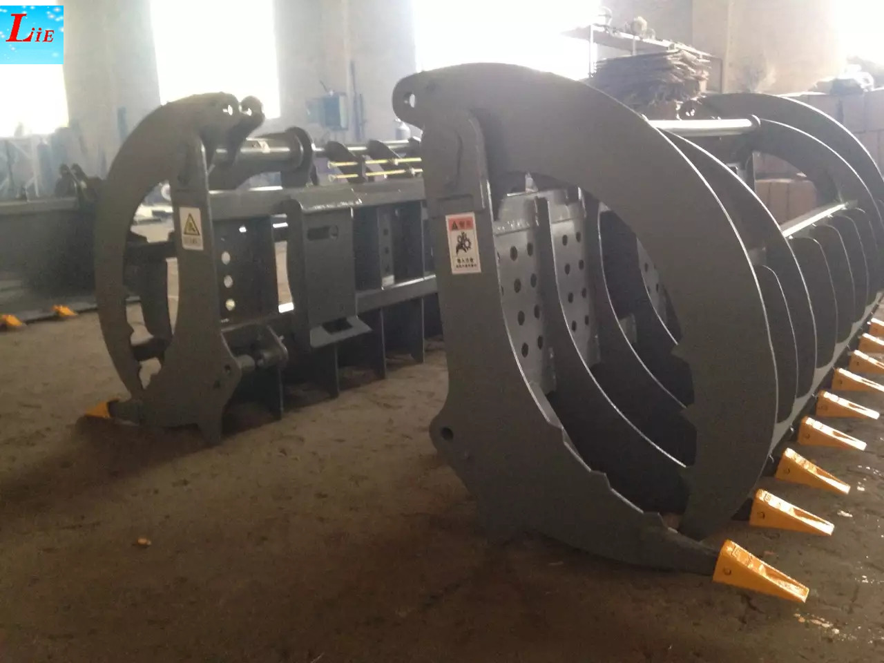 skid-steer-root-rake-grapple-skid-steer-attachments-xuzhou-lujie